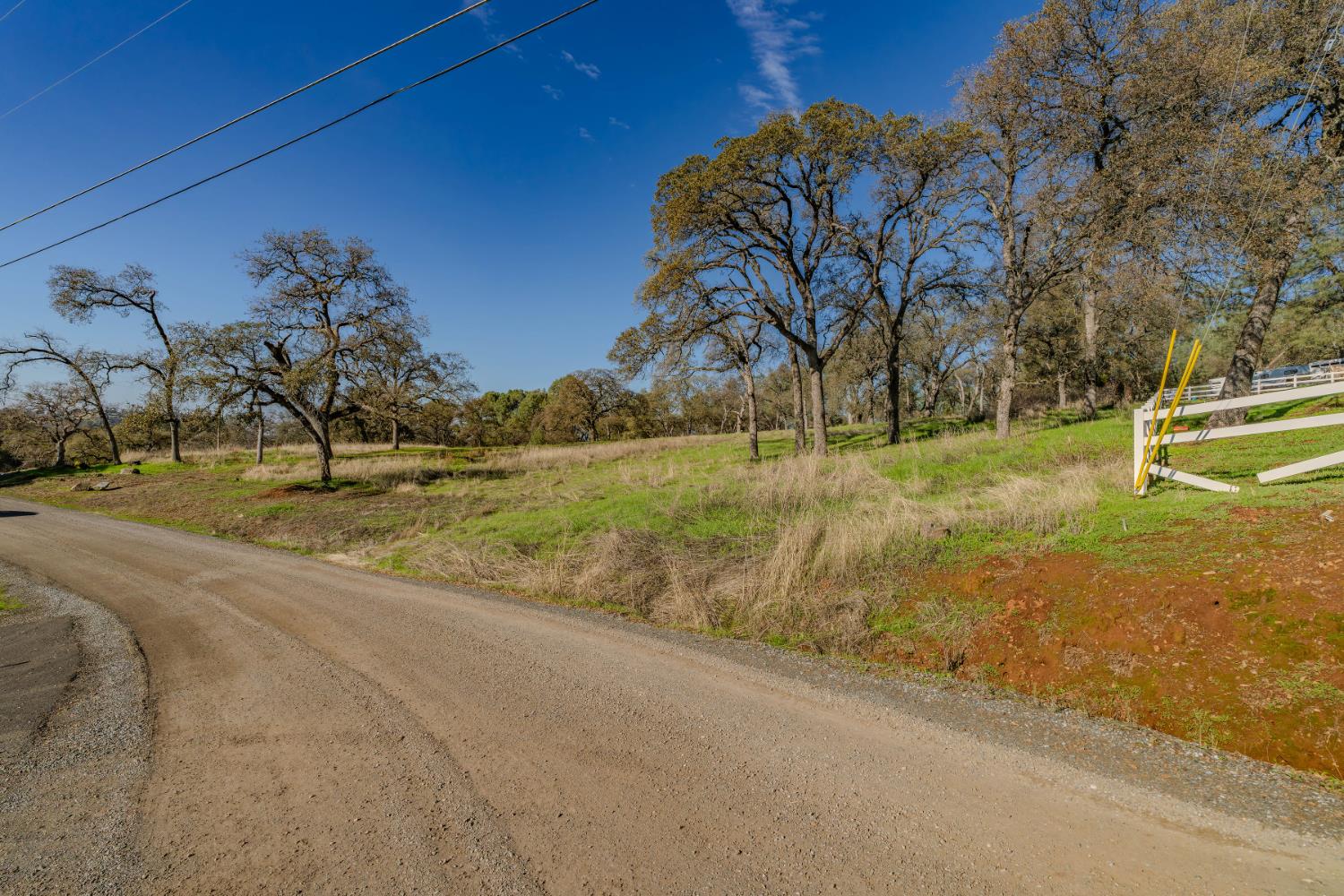 0 North Oak Ridge Circle El Dorado, CA 95623 - Photo 11 of 15 Approach to property. Easy access.