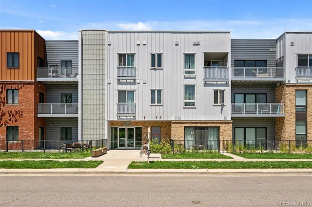 $565,000 | 2525 Arapahoe Street, Unit RD315, Denver, CO 80205