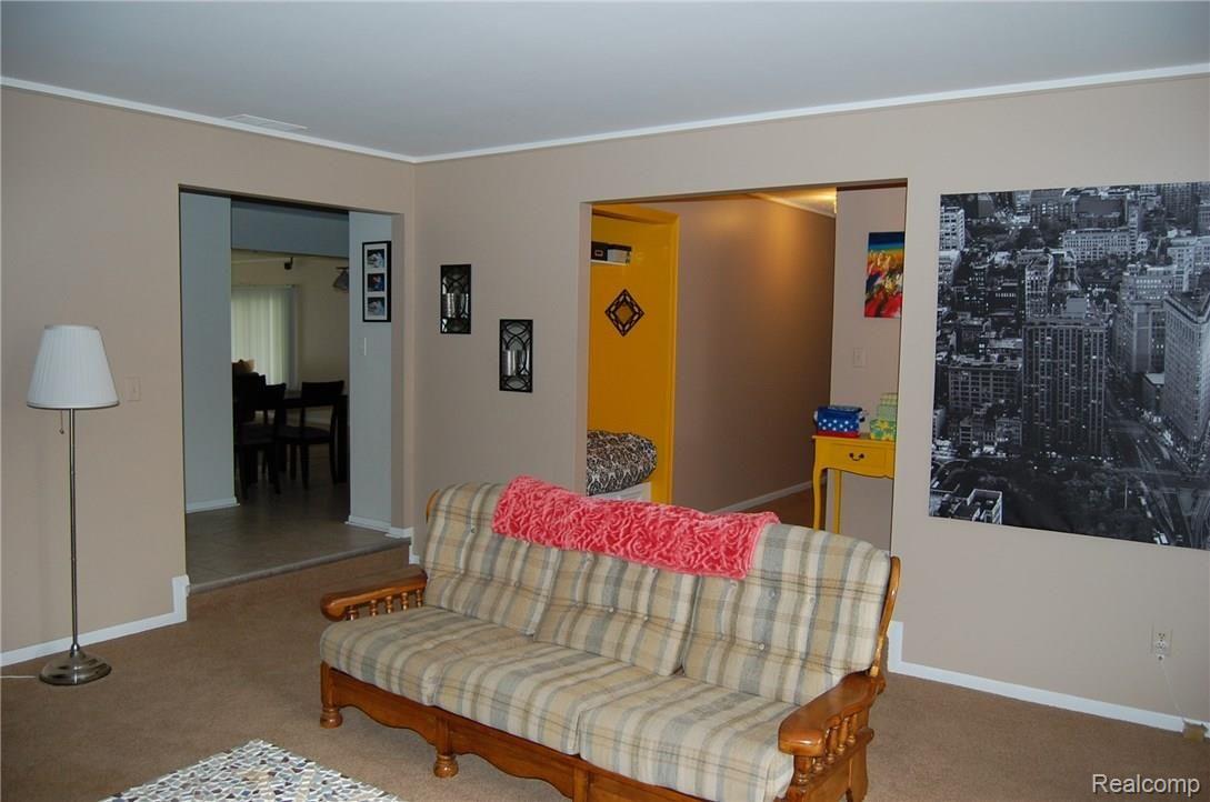 22100 King Road Trenton, MI 48183 - Photo 6 of 37 DSC_0010.JPG