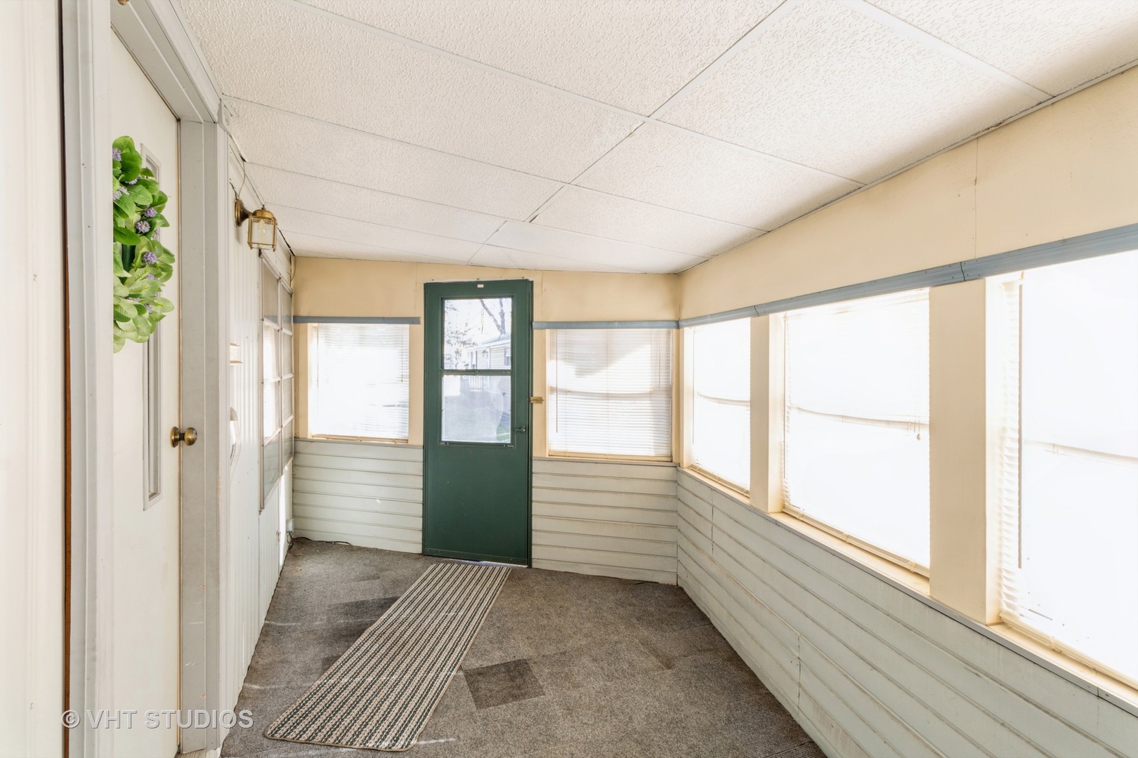 1096 Lake Terrace Road Elgin, IL 60123 - Photo 3 of 25 a view of an empty room and window