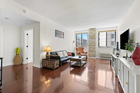 $899,000 | 311 Washington Street, Unit 6C, Jersey City, NJ 07302