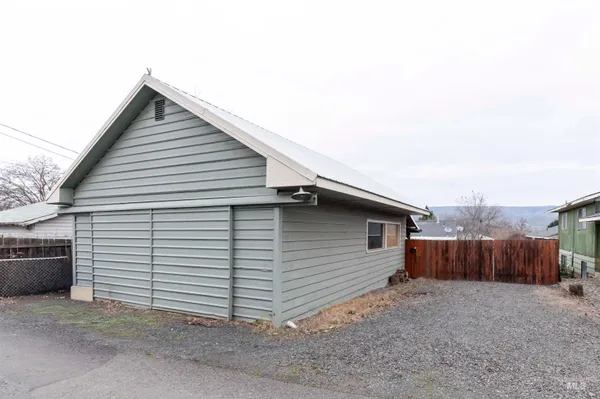 $370,000 | 1906 15th Avenue, Lewiston, ID 83501