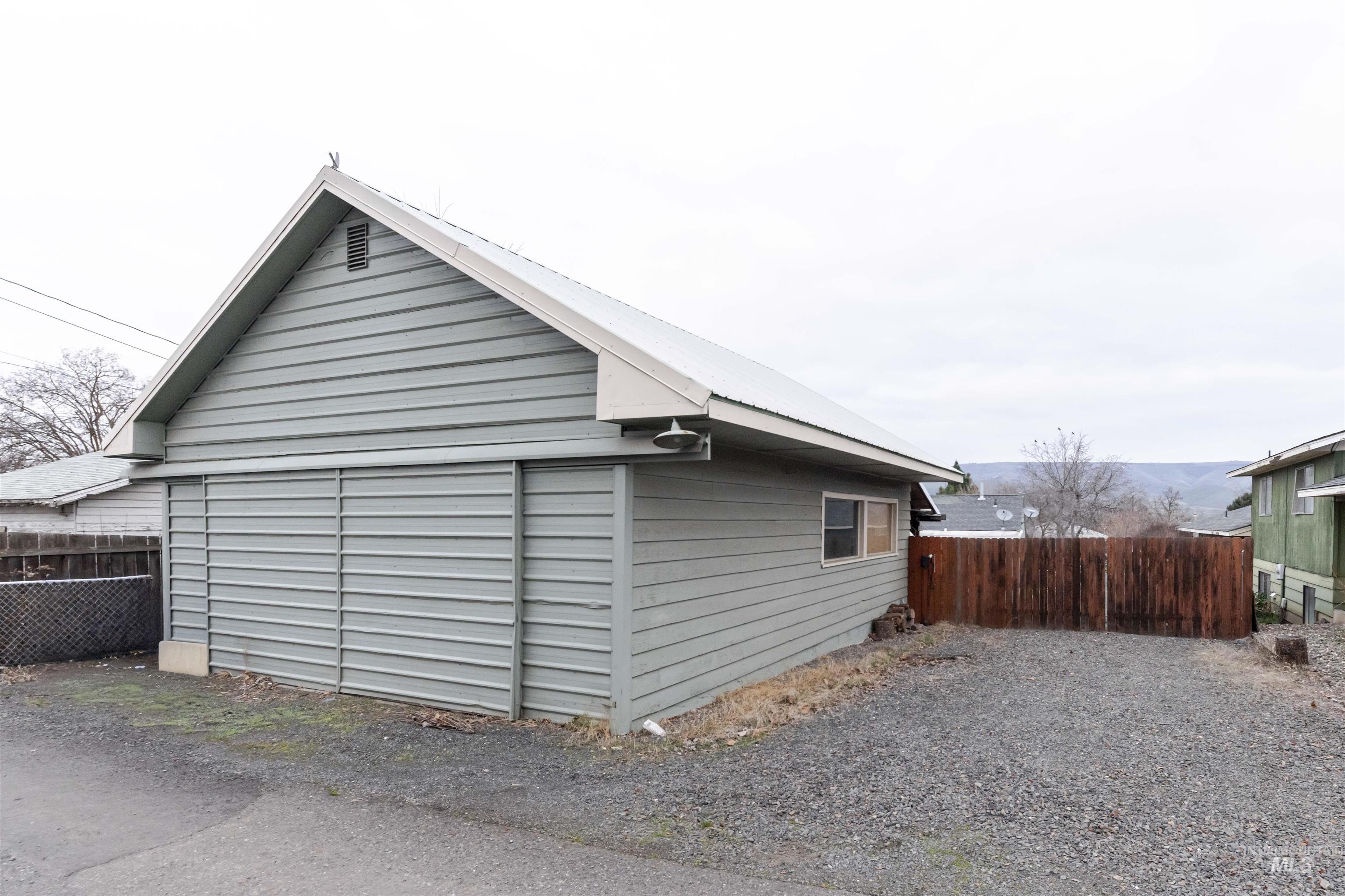 1906 15th Avenue Lewiston, ID 83501 - Photo 18 of 18 View of side of home with an outdoor structure