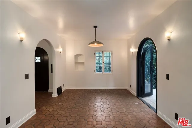 $15,000 | 1901 El Cerrito Place, Los Angeles, CA 90068