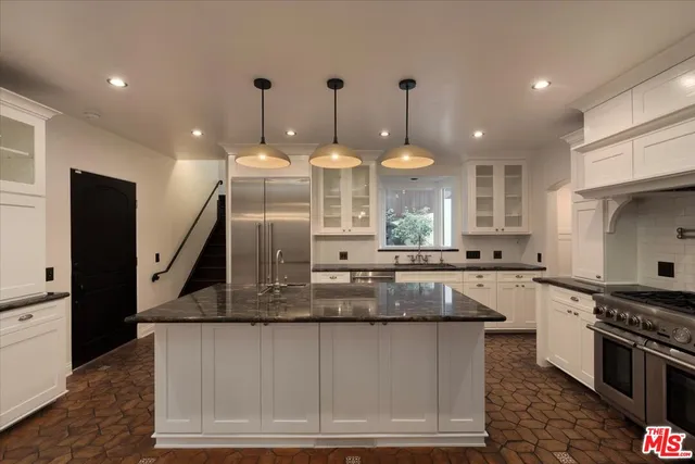 $15,000 | 1901 El Cerrito Place, Los Angeles, CA 90068