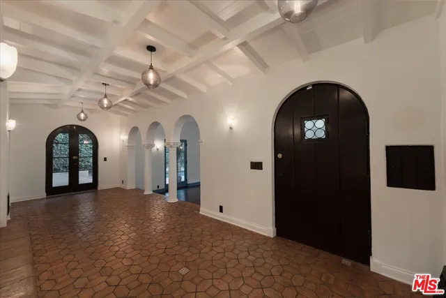 $15,000 | 1901 El Cerrito Place, Los Angeles, CA 90068