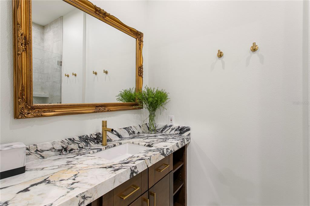 2515 West Shell Point Road Tampa, FL 33611 - Photo 7 of 46