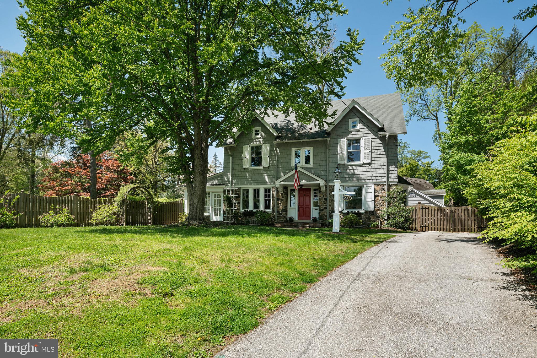 237 Pembroke Avenue Wayne, PA 19087 - Photo 2 of 35