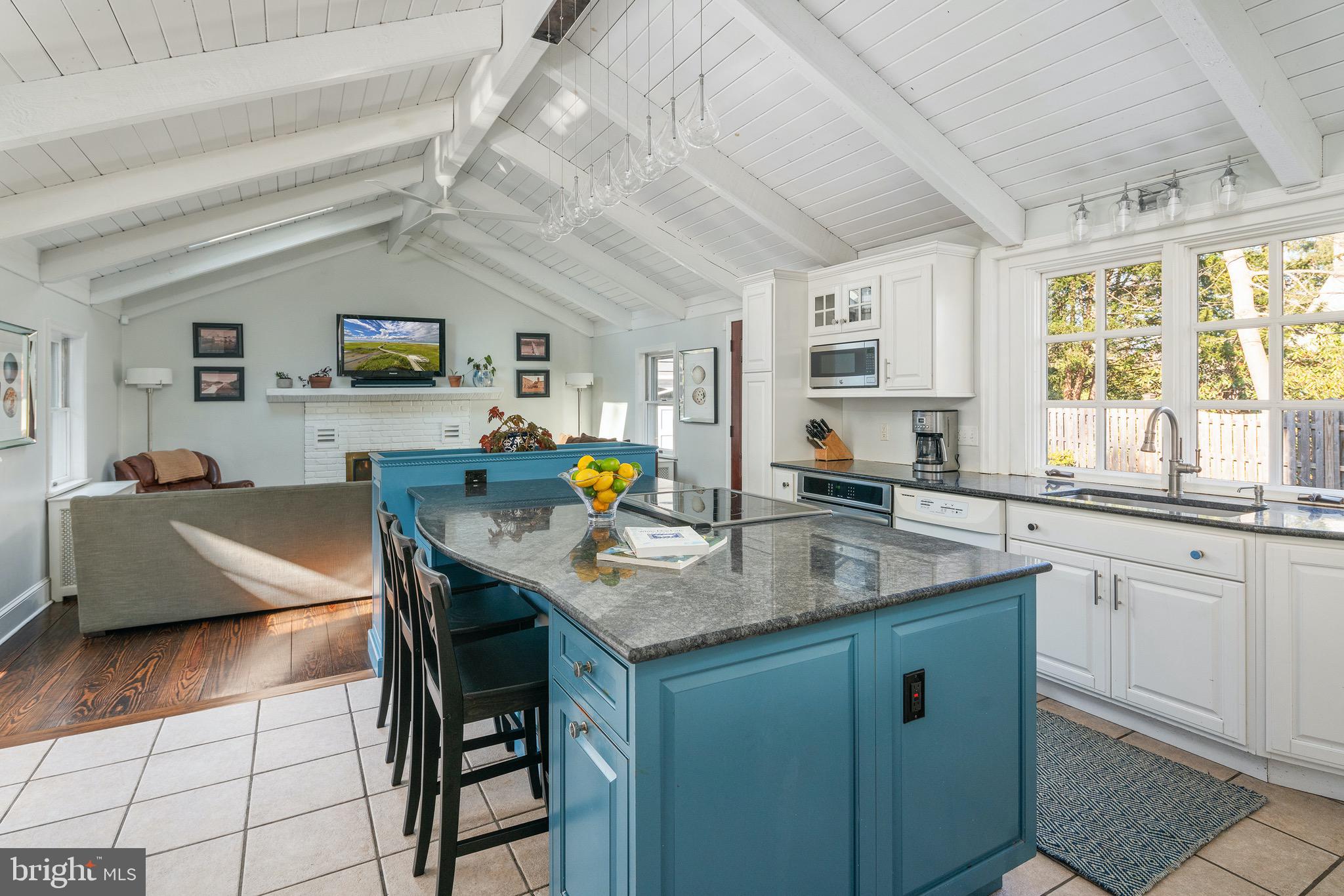 237 Pembroke Avenue Wayne, PA 19087 - Photo 15 of 35