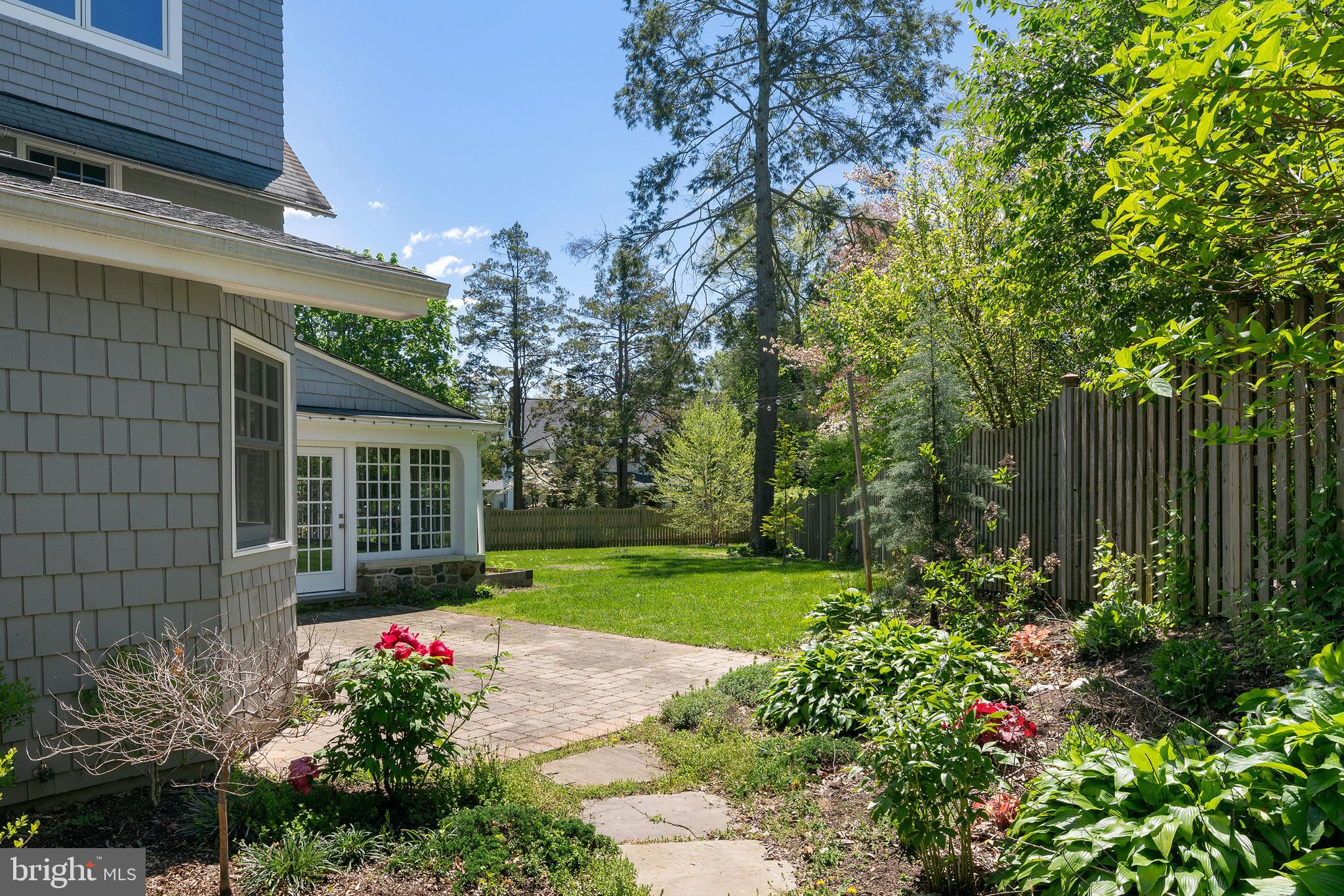 237 Pembroke Avenue Wayne, PA 19087 - Photo 3 of 35