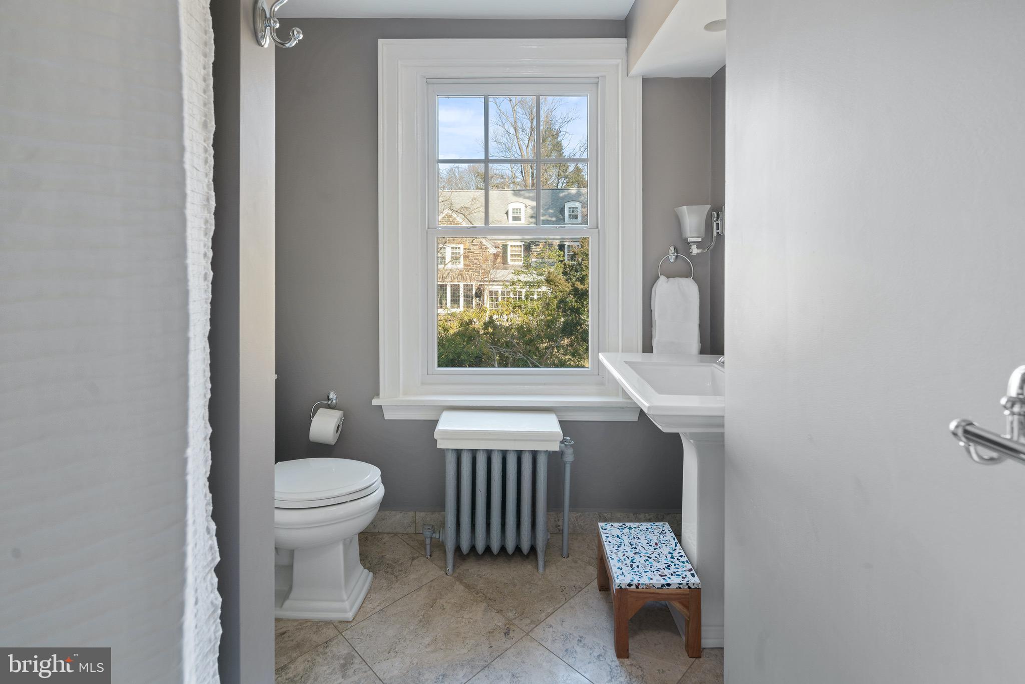 237 Pembroke Avenue Wayne, PA 19087 - Photo 29 of 35