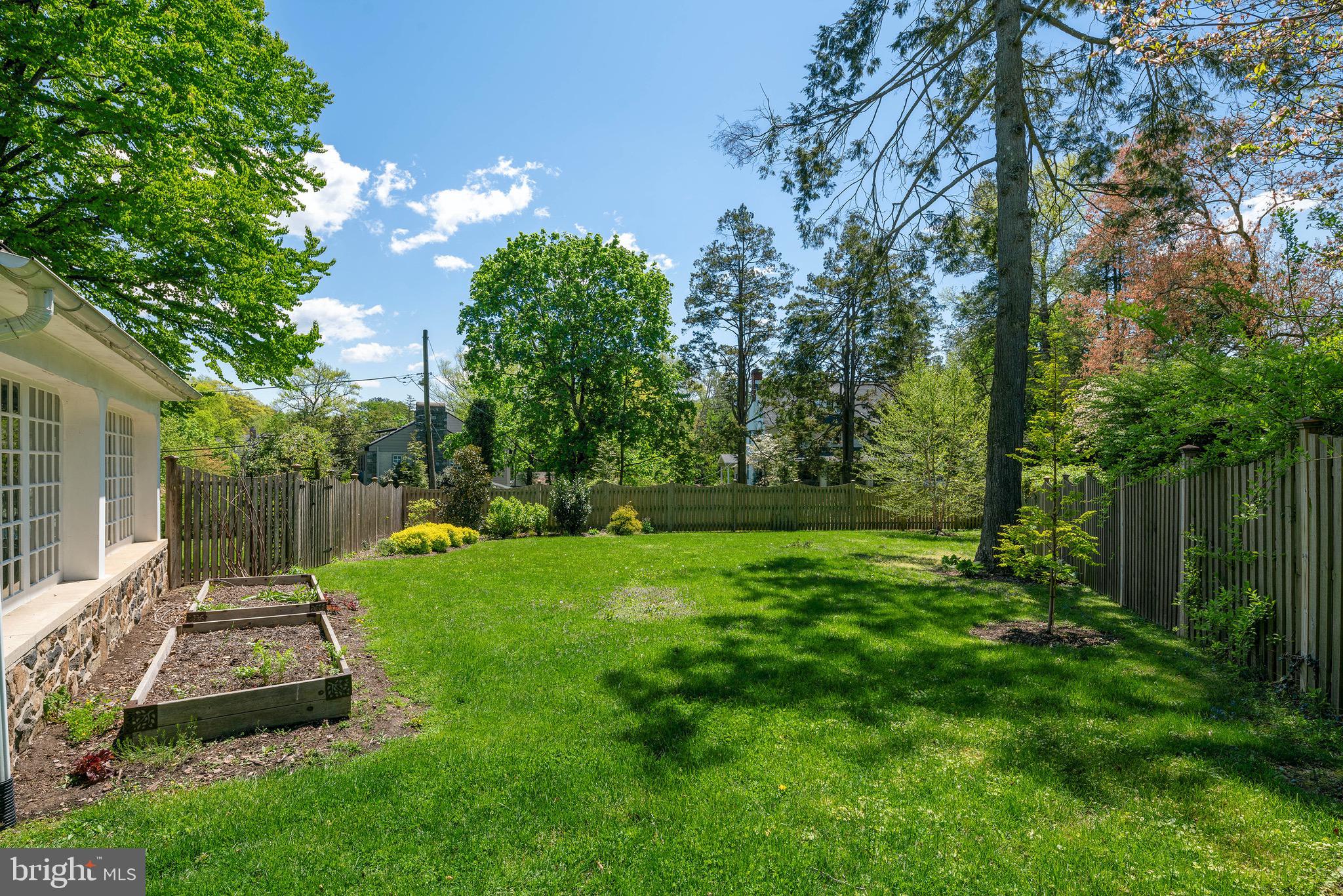 237 Pembroke Avenue Wayne, PA 19087 - Photo 5 of 35