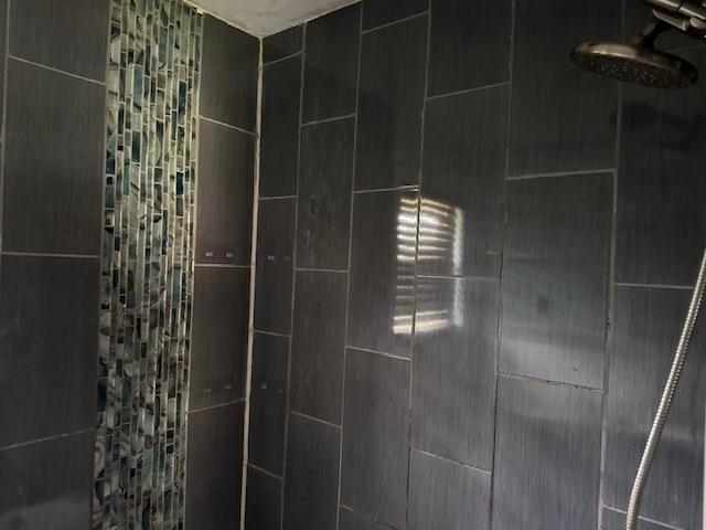 3841 Joest Drive Memphis, TN 38127 - Photo 19 of 21 a bathroom with a shower