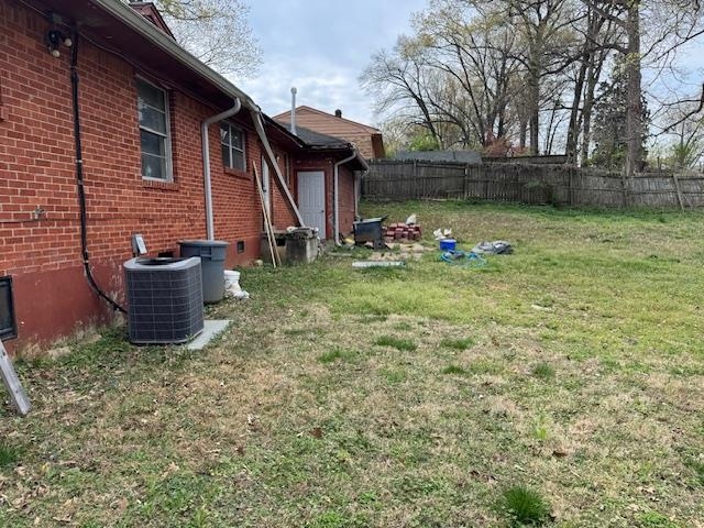 3841 Joest Drive Memphis, TN 38127 - Photo 6 of 21 a view of a house with backyard and garden