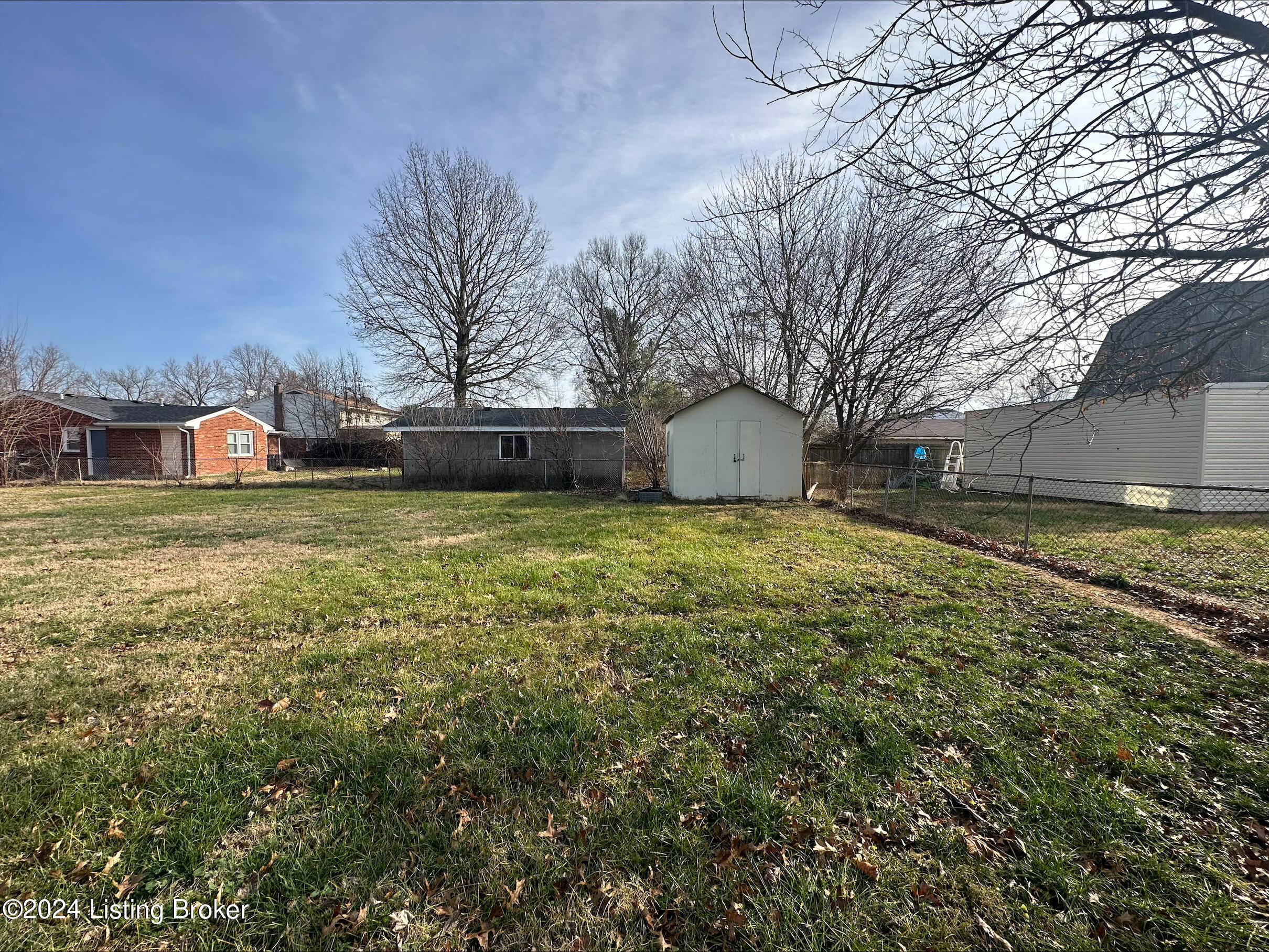 6816 Barfield Road Louisville, KY 40258 - Photo 24 of 26 6816 barfield shed