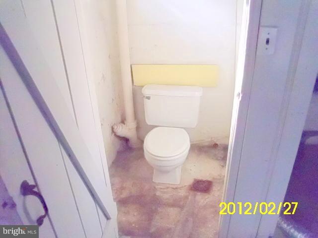 4641 Harcourt Road Baltimore, MD 21214 - Photo 13 of 17 Bath