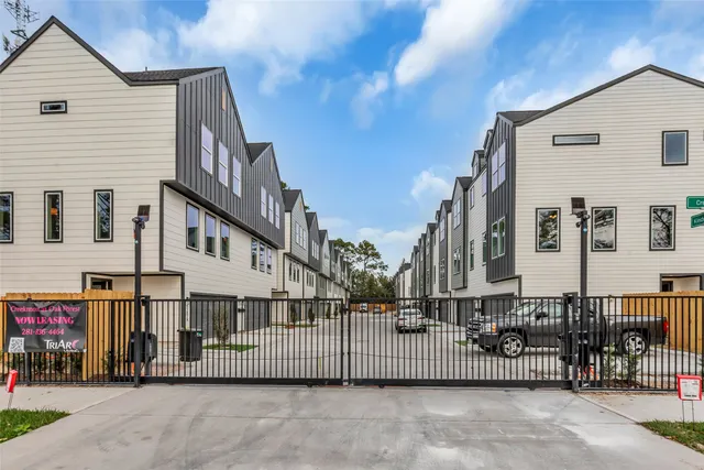 $2,500 | 5310 Kindred Garden Lane, Houston, TX 77091