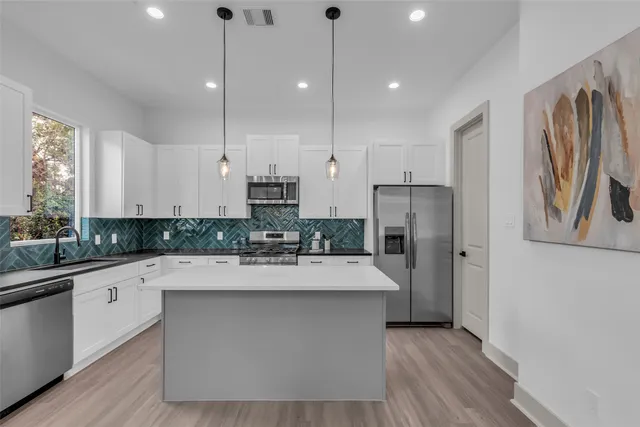 $2,500 | 5310 Kindred Garden Lane, Houston, TX 77091