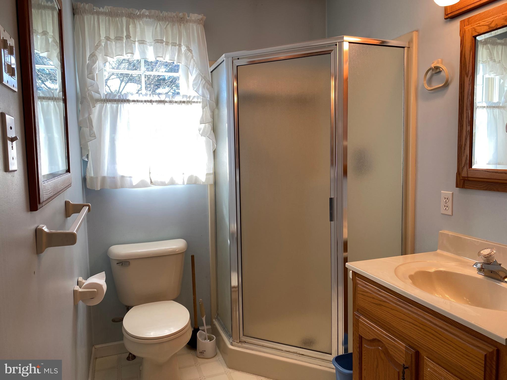 672 California Road Quakertown, PA 18951 - Photo 17 of 22 2nd Floor Bathroom