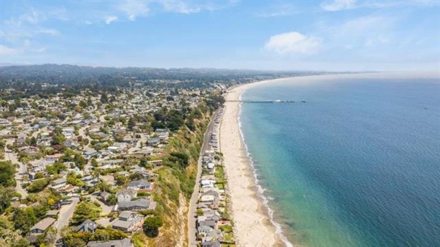 3071 Arlington Drive Aptos, CA 95003 - Photo 50 of 54 a view of a city