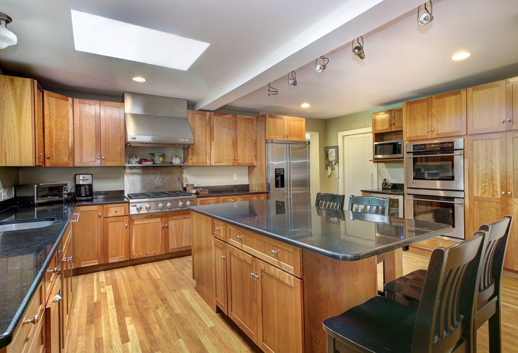 5 Hampton Road Westwood, MA 02090 - Photo 12 of 28 Gallery Image 12