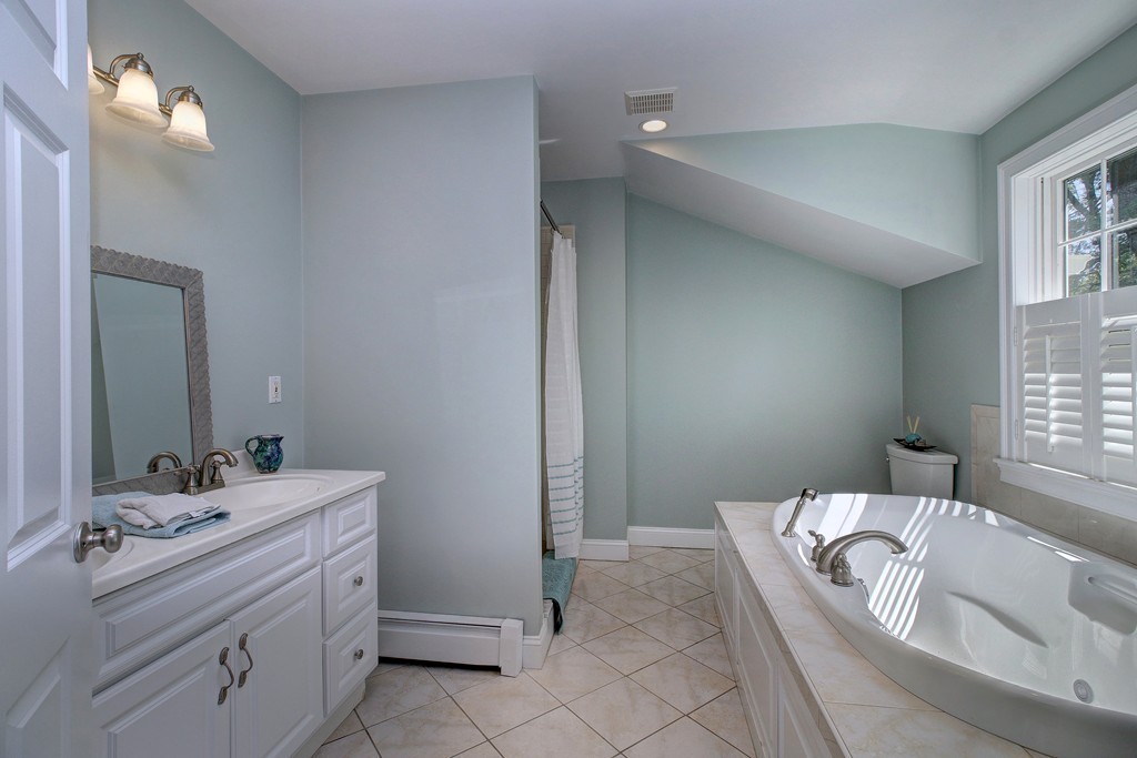 5 Hampton Road Westwood, MA 02090 - Photo 17 of 28 Gallery Image 17
