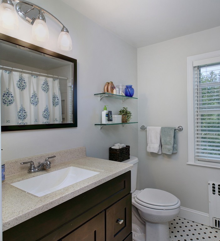 5 Hampton Road Westwood, MA 02090 - Photo 20 of 28 Gallery Image 20