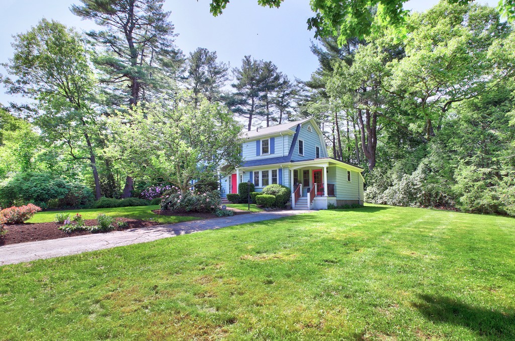 5 Hampton Road Westwood, MA 02090 - Photo 3 of 28 Gallery Image 3