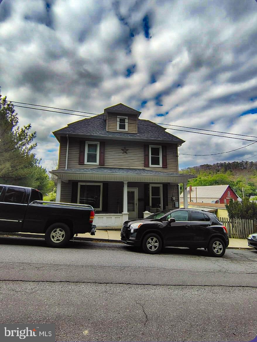 37 West 3rd Street Everett, PA 15537 - Photo 1 of 27