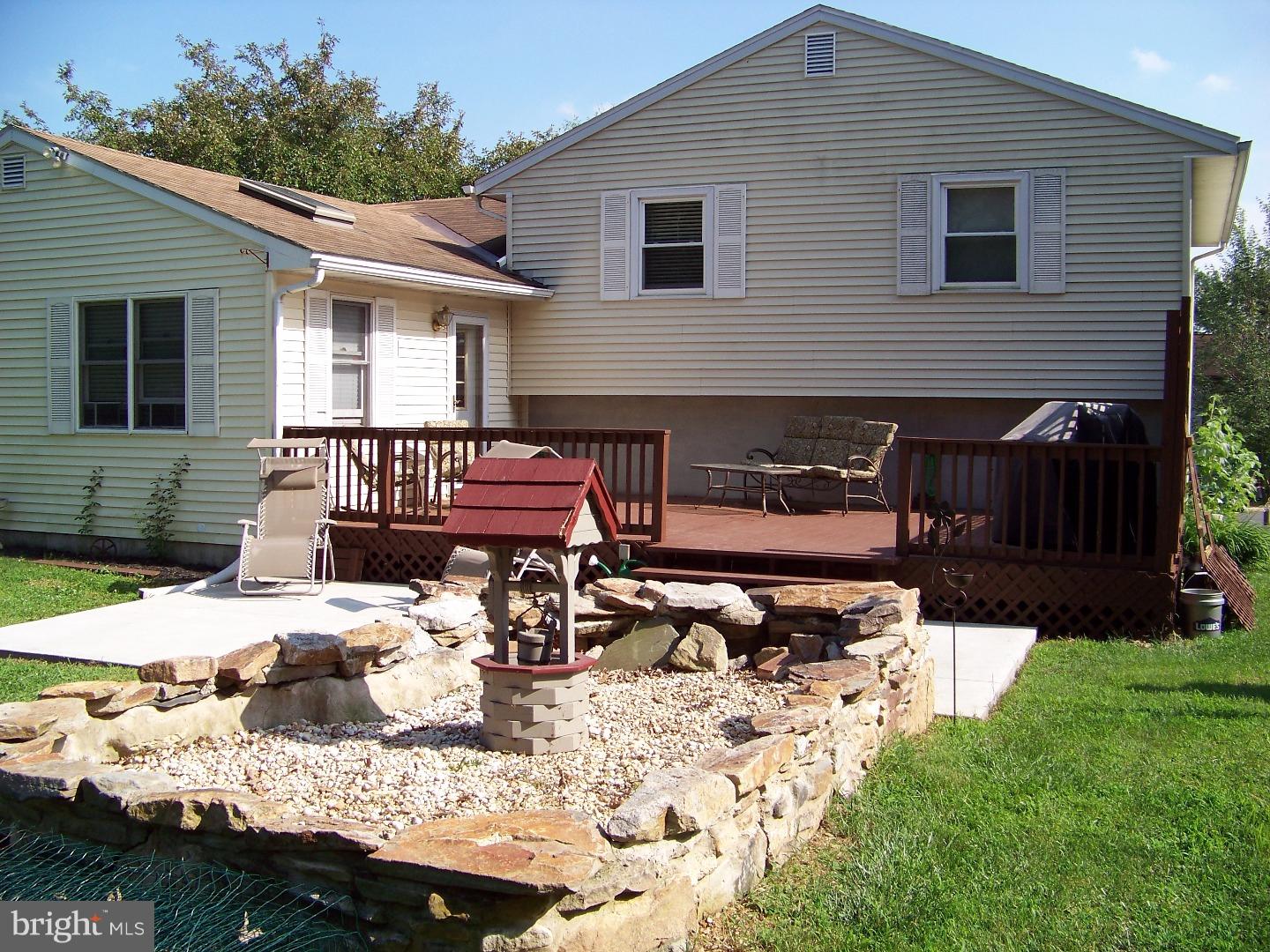 91 Butternut Court Sinking Spring, PA 19608 - Photo 2 of 25