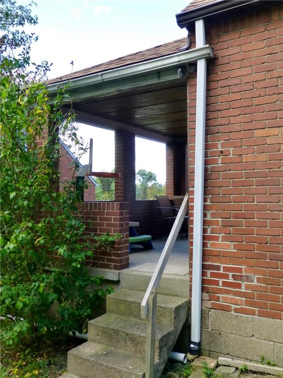 2808 McKelvey Road Pittsburgh, PA 15221 - Photo 21 of 22 stairs to the backyard from the side porch