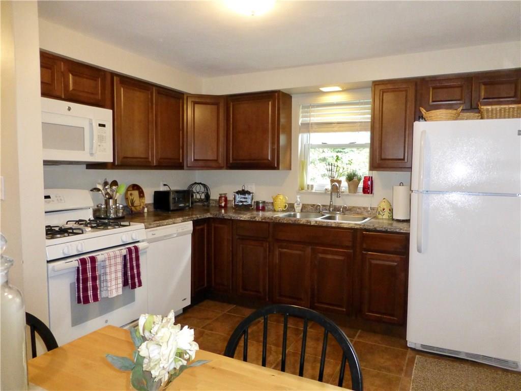 2808 McKelvey Road Pittsburgh, PA 15221 - Photo 9 of 22 Kitchen from dining room