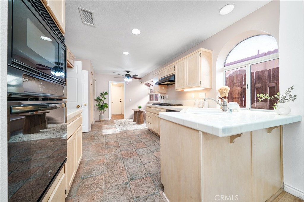 7487 Holloway Rancho Cucamonga, CA 91730 - Photo 12 of 36