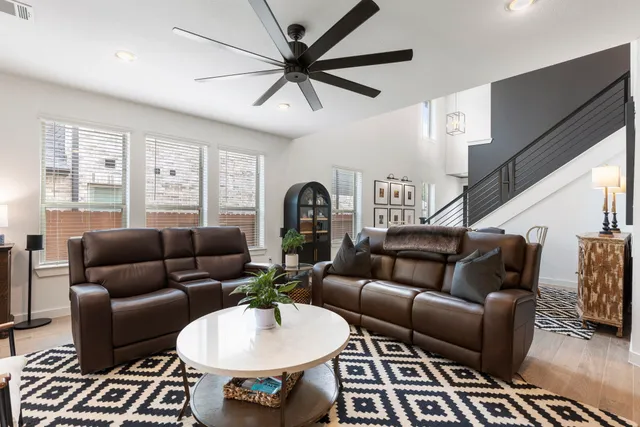 $550,000 | 221 Sky Top Drive, Montgomery, TX 77316