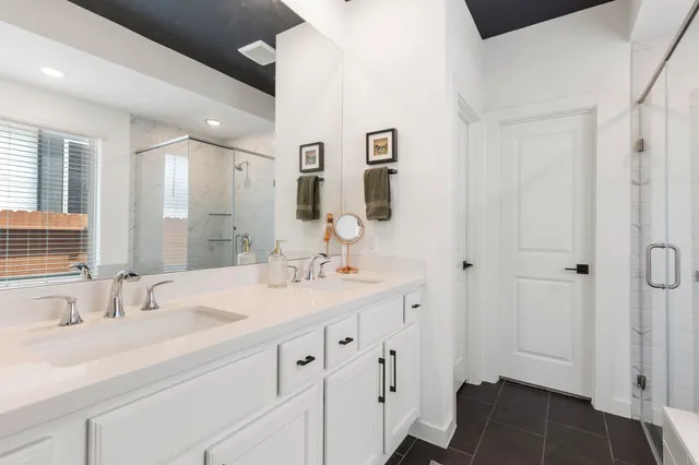 $550,000 | 221 Sky Top Drive, Montgomery, TX 77316