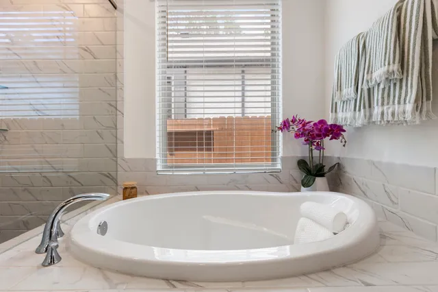 $550,000 | 221 Sky Top Drive, Montgomery, TX 77316