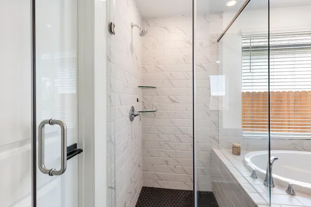 $550,000 | 221 Sky Top Drive, Montgomery, TX 77316