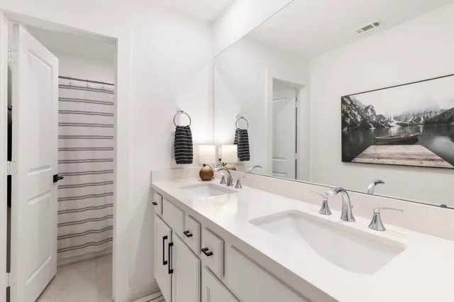 $550,000 | 221 Sky Top Drive, Montgomery, TX 77316