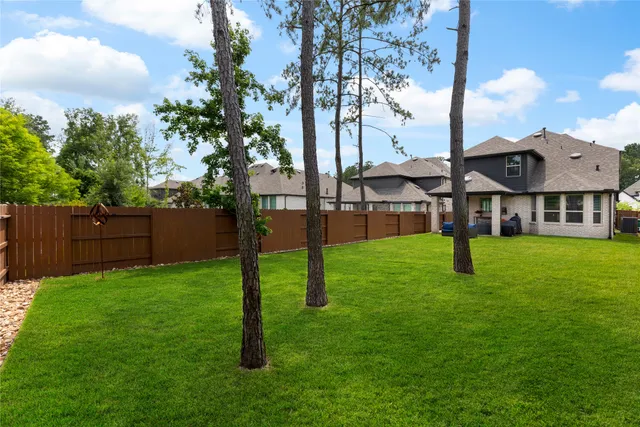 $550,000 | 221 Sky Top Drive, Montgomery, TX 77316