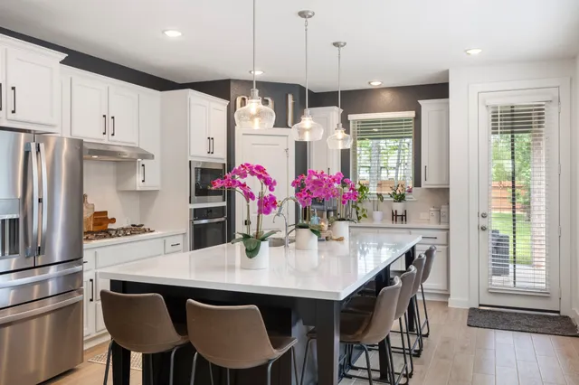 $550,000 | 221 Sky Top Drive, Montgomery, TX 77316