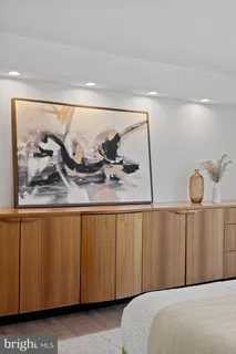 $1,100,000 | 2018-32 Walnut Street, Unit 16GH, Philadelphia, PA 19103