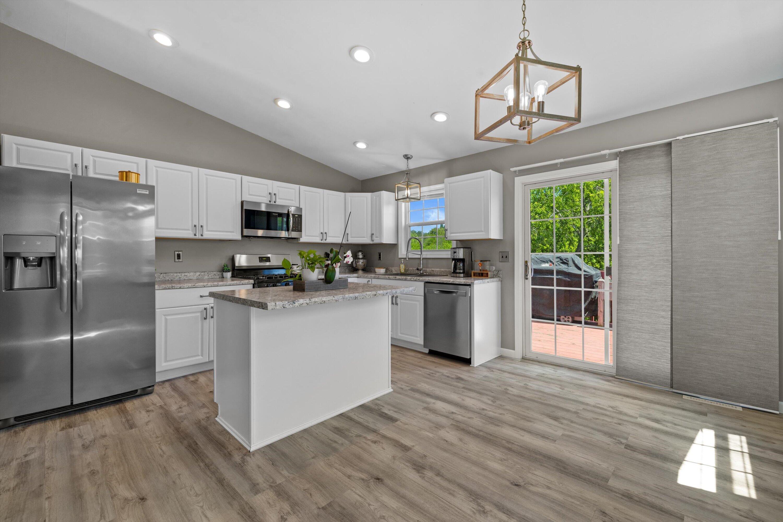 10011 Sheridan Road Pleasant Prairie, WI 53158 - Photo 12 of 50 28-IMG_2016