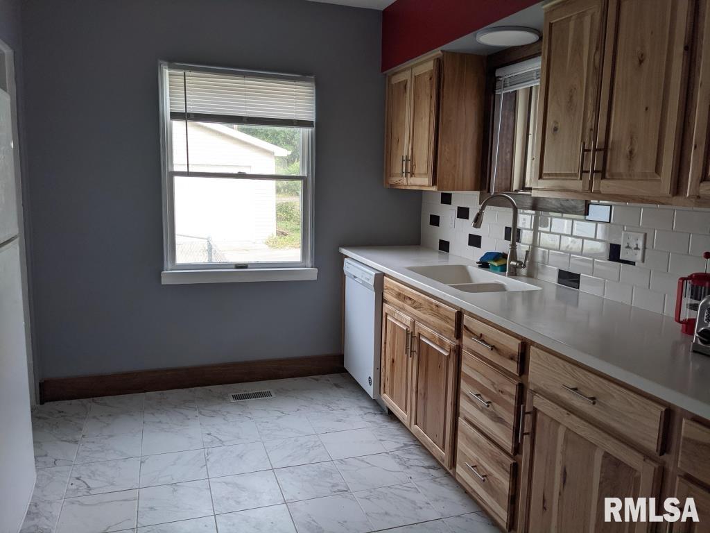 1824 North 5th Street Springfield, IL 62702 - Photo 8 of 24