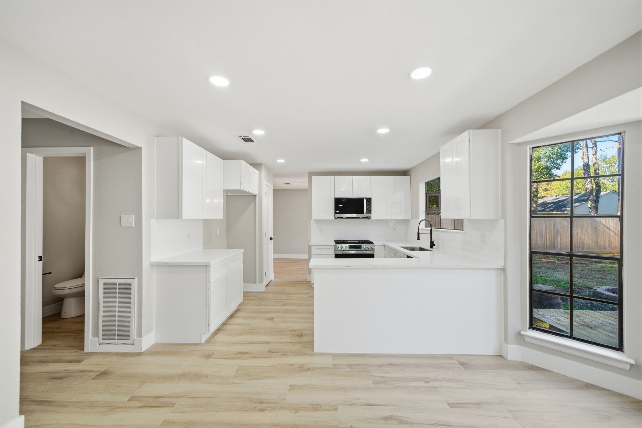 22 Cricket Hollow Place Spring, TX 77381 - Photo 5 of 29 Gourmet Kitchen