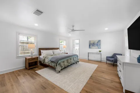 $839,900 | 1823 Millwood Drive, Houston, TX 77008