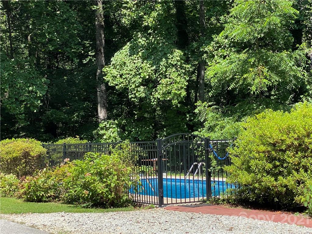174 Roby Conley Road Marion, NC 28752 - Photo 2 of 18 Gallery Image 2