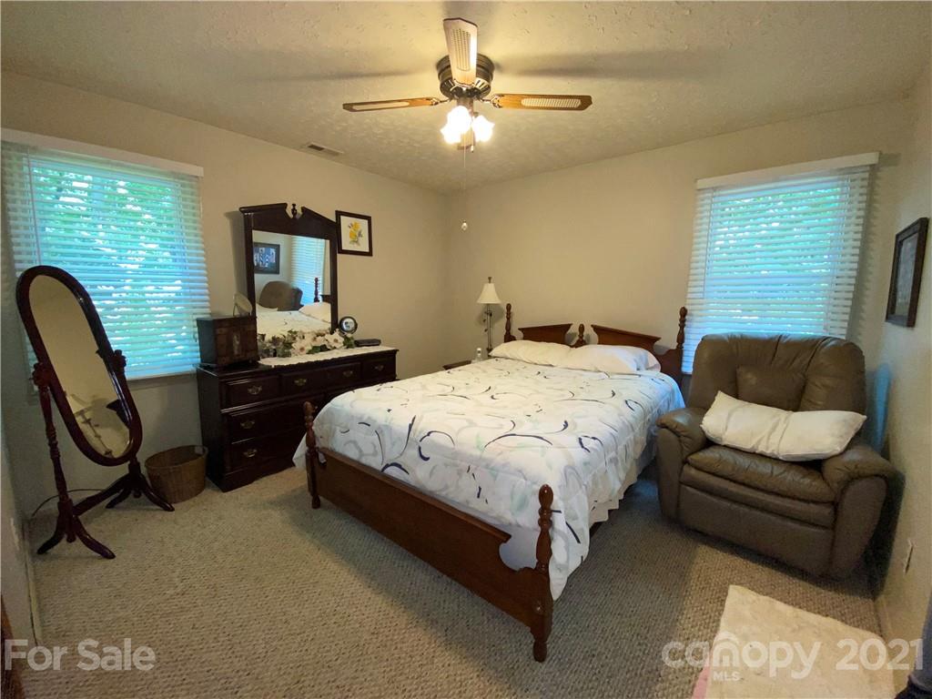 174 Roby Conley Road Marion, NC 28752 - Photo 9 of 18 Gallery Image 9