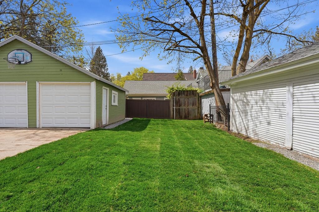 2114 South Grand Boulevard Spokane, WA 99203 - Photo 8 of 50