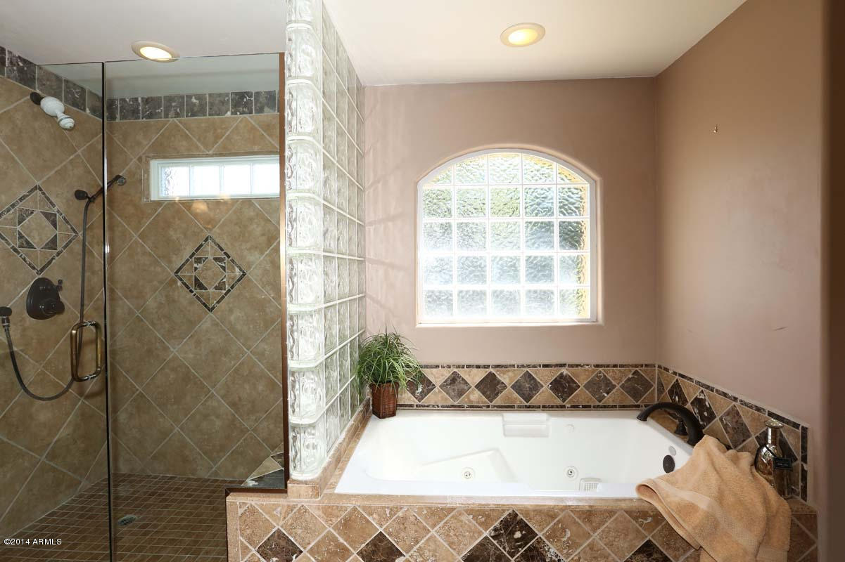 3440 East Campbell Road Gilbert, AZ 85234 - Photo 17 of 50 Master Bath-Jetted Tub