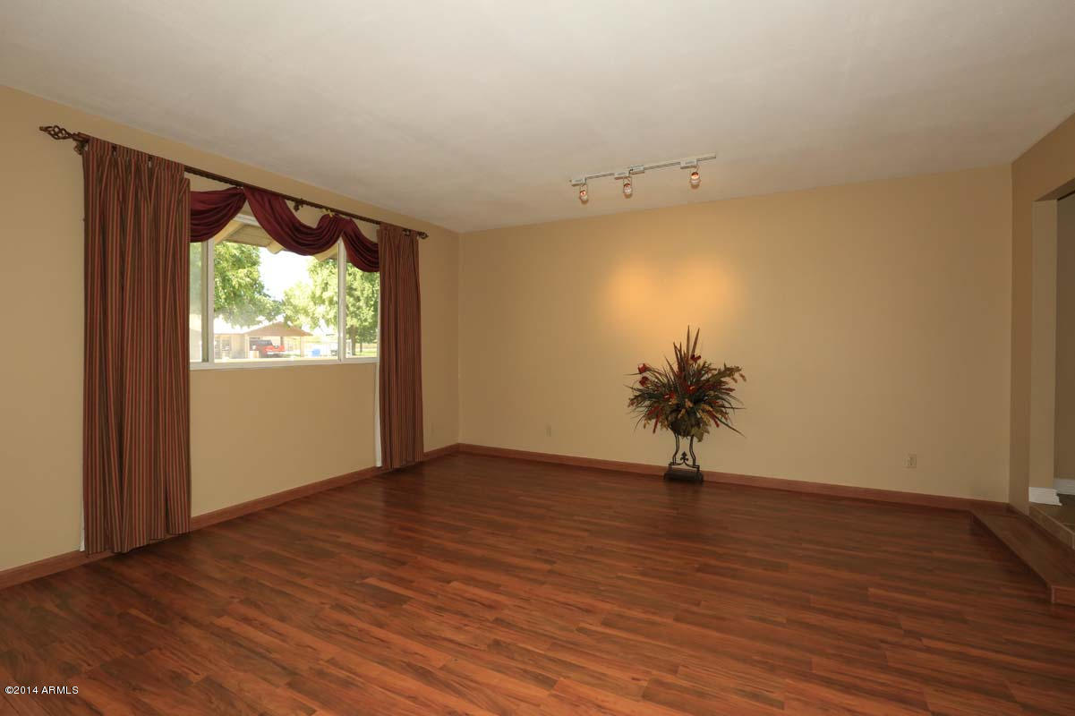 3440 East Campbell Road Gilbert, AZ 85234 - Photo 4 of 50 Living Room